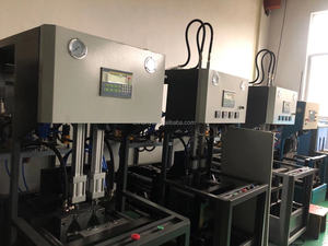 Semi Auto 2 Cavity Hot <strong>Filling</strong> <strong>PET</strong> <strong>Bottle</strong> <strong>Blowing</strong> <strong>Machine</strong> Stretch Blow Molding <strong>Machine</strong> for 500ml <strong>Bottles</strong>