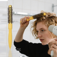 Brosse à cheveux ronde colorée à poils en nylon et corps en céramique pour séchage au sèche-cheveux, coiffage professionnel et démêlage en nid d'abeille – Meilleure vente
