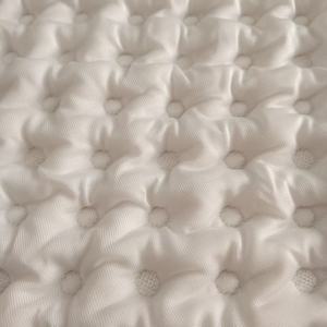 Tela Jacquard de enfriamiento de PE, telas acolchadas de lujo blancas para colchón, tela de almohada de punto de seda fresca funcional - Product Image 3