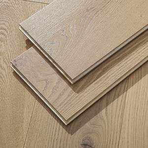 Suelo de Madera Multicapa de Abedul Lacado con UV, Diseño Moderno de Tablas Extra Anchas, Tono Miel Natural, 4.0mm, para Dormitorio, Sala de Estar, Exteriores y Parques - Product Image 1
