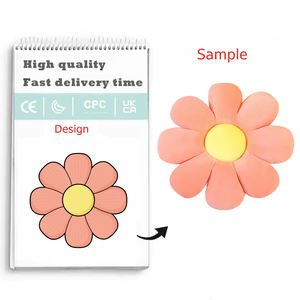 Cuscino decorativo per cuscino da terra con fiori di margherita farcito in peluche - Product Image 1