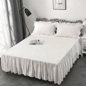 Ensemble de literie 4 pièces en microfibre douce et moelleuse, style vintage-élégant, avec jupe de <span class=keywords><strong>lit</strong></span> ornée à volants, <span class=keywords><strong>couvre</strong></span>-<span class=keywords><strong>lit</strong></span> et housse de couette, Tailles Queen et King - Product Image 4