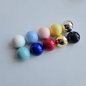 Tappi UV rotondi con estremità a sfera colorata da 15mm di serie per flaconi spray in vetro per profumo