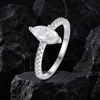Nouvelle Arrivée Bagues de Fiançailles Scintillantes en Laiton Plaqué Argent/Or avec Grand Zircon Cubique Taille Marquise pour Femme, Cadeau de Mariage