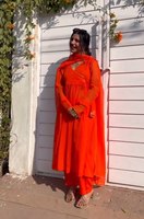 Tenue de mariage/fête indienne moderne prête à porter pour femme, Salwar Kameez en faux Georgette avec dentelle fantaisie, entièrement cousue