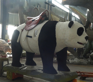 Prix <span class=keywords><strong>moins</strong></span> <span class=keywords><strong>cher</strong></span> simulateur de <span class=keywords><strong>parc</strong></span> d'attractions robot artificiel monter sur un animal grandeur nature panda modèle prix pour enfants manèges <span class=keywords><strong>parc</strong></span> d'attractions - Product Image 4