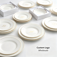Ensemble d'assiettes élégantes en porcelaine blanche avec bord doré, plusieurs tailles, pour dîner, salade, dessert, écologiques, empilables, pour restaurants, hôtels, vente en gros
