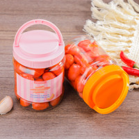 Pots à saucisses marinés Hots Red PET de qualité alimentaire avec poignées 16oz 1L 2lb 4lb Pots de stockage d'aliments en plastique avec couvercles Étiquettes personnalisées