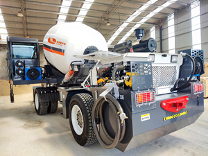Camión Mezclador de Concreto Autocargable de 4 CBM, Mezcladora Móvil Autocargable para Proyectos de Construcción - Product Image 2