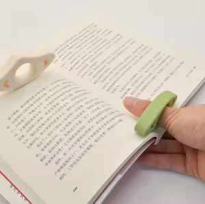 Soporte de silicona suave para el pulgar, clip antideslizante para sujetar páginas de libros con una sola mano, para estudio, oficina y hogar. - Product Image 3