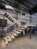 Escalier en acier résidentiel Prima avec poutre centrale pour projets de villas modernes