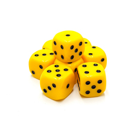 Dés en résine jaunes à 6 faces personnalisés en usine, dés en résine de taille standard à coins arrondis pour jeux de société, vente en gros