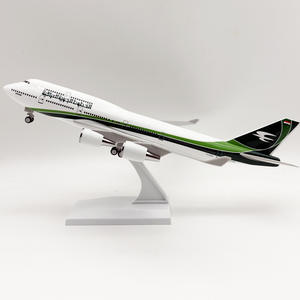 Modelo de Avión de Resina <span class=keywords><strong>Boeing</strong></span> <span class=keywords><strong>747</strong></span>-<span class=keywords><strong>400</strong></span> de Iraqi Airways a Escala 1/200 de 30 cm con Tren de Aterrizaje, Coleccionable - Product Image 2