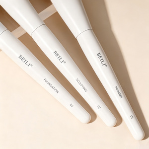 Ensemble de 5 pinceaux de maquillage blancs Vega, ensemble de pinceaux de maquillage à manche blanc, pinceaux de maquillage pour femmes, outils de beauté - Product Image 3