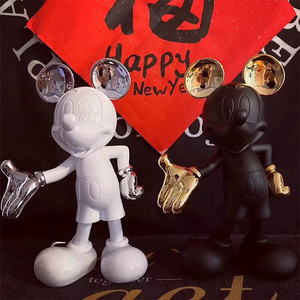 Scultura <span class=keywords><strong>di</strong></span> <span class=keywords><strong>Topolino</strong></span> e Minnie Dipinta a Mano in Resina, Modello Cuore d'Amore, Ornamento Lucido per Arredamento Casa, <span class=keywords><strong>Topolino</strong></span> Cartoon per Arte - Product Image 2