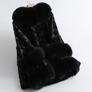 <span class=keywords><strong>Trench</strong></span> Invernale di Lusso da <span class=keywords><strong>Donna</strong></span> con Collo in Vera Pelliccia di Volpe e Visone Giacca Casual di Alta Gamma Importata con Fodera in Poliestere - Product Image 5