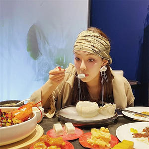 Boucles d'oreilles pendantes longues en alliage d'argent tibétain plaqué argent, style vintage, pour femme, bijoux de fête, motif floral - Product Image 4