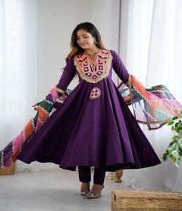 Vestido Kurti Anarkali de Estilo Étnico de Diseñador para Mujer, Ideal para Fiestas Nocturnas, Eventos Culturales, Bodas - Product Image 6