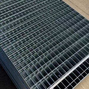 Staalrooster Gegalvaniseerd Q195 Op Maat 200mm 316l 30*3 Lineair 50*50 Veehouderij Duurzaam Klasse A Badkamerput Staalrooster - Product Image 5