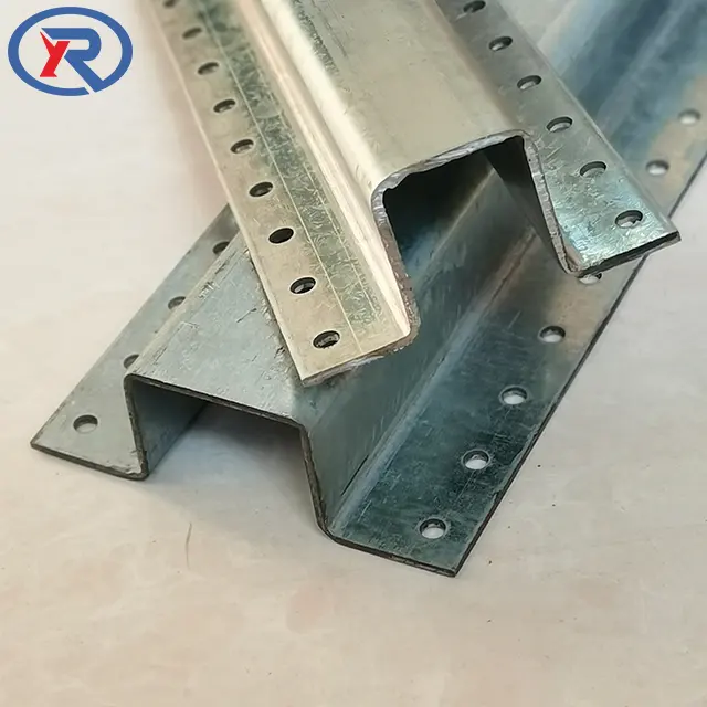 Ahşap çit direği için 9ft G90 metal çit direği U kanal çelik galvanizli hat sonrası