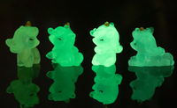 Guangdong figurines miniatures en gros mélange en vrac petite figurine résine enfance licorne jouet en plastique lumineux croissant dans l'obscurité