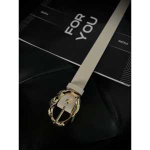 Cinturón de Mujer con Hebilla Dorada Asimétrica, Hebilla de Aleación, Accesorio de Moda en Cuero PU - Product Image 3