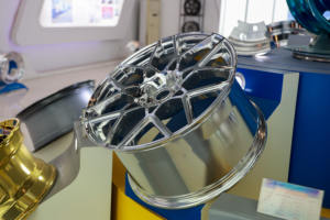 Roues en aluminium polies de 8.25x22.5 pouces pour camion - Product Image 3