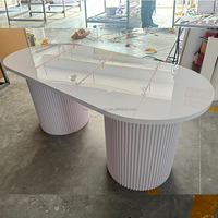 Moderner weißer ovaler Acryl-Bankett tisch für Braut-Bräutigam Neuankömmling Esszimmer möbel für Event-Party-Dekoration