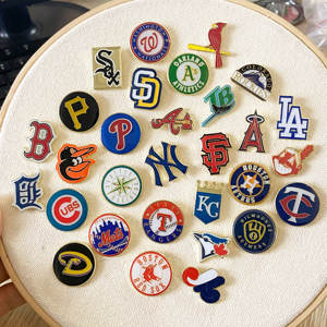 Hot verkopende honkbalcompetities ontwerp sport metalen emaille pin eenvoud populaire reversspeld voor decoratie - Product Image 1