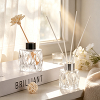 Vente en gros de flacons diffuseurs en verre transparent gaufré de 50 ml et 80 ml, vases d'aromathérapie vides avec bâtonnets en rotin