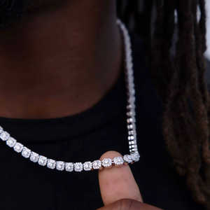 <span class=keywords><strong>Collana</strong></span> da <span class=keywords><strong>Uomo</strong></span> Stile Hip Hop Fashion a Catena Tennis con Halo Iced Out, Moissanite VVS da 6mm a Micro Grappolo, <span class=keywords><strong>Argento</strong></span> Sterling <span class=keywords><strong>925</strong></span> - Product Image 2