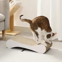 Griffoir pour chat en carton ondulé durable, forme d'os, avec motifs personnalisés et design mignon, vente en gros
