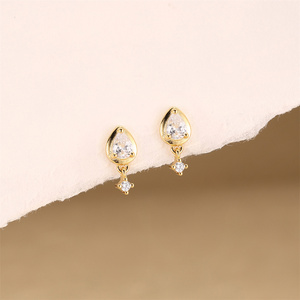 Pendientes de Plata de Ley S925 Nuevos, Pendientes de Zirconia Cúbica con Forma de Estrella y Flor, Joyería Simple para Mujer - Product Image 2