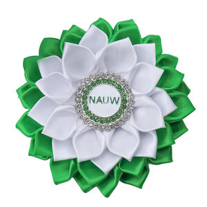 Broche fleur en satin vert et blanc de haute qualité, symbole de l'<span class=keywords><strong>Association</strong></span> nationale des femmes universitaires (NAUW), bijou de déclaration - Product Image 4