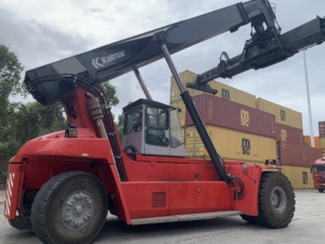 รถยกตู้คอนเทนเนอร์มือสอง Kalmar 45 ตัน รุ่น Fantuzzi Reach Stacker สำหรับยกตู้คอนเทนเนอร์ในท่าเรือ DRF450 DRD450 DRU450 เครื่องยนต์ Volvo cummins - Product Image 6