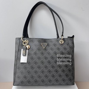 Bolso de hombro Amaze de alta calidad, nuevo modelo Crescent, a la moda, versátil, con estampado de flores clásicas, para mujer, tipo bandolera. - Product Image 1