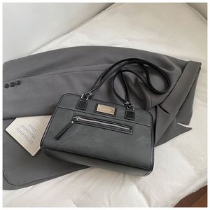 Sac à main en PU pour femmes, sac fourre-tout en cuir imperméable, sac à main pour femmes pour les voyages en plein air, le travail - Product Image 6