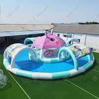 Équipement de jeu d'eau extérieur pour enfants parfait pour la piscine gonflable en forme de canard avec auvent