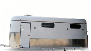 Remorque légère personnalisée pour chevaux / Remorque-camping-car avec espace de vie - Product Image 6