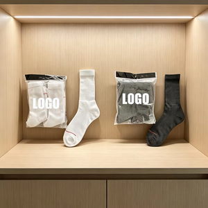 <span class=keywords><strong>Chaussettes</strong></span> unisexes tendance, style hip-hop, décontractées, sportives, à semelle épaisse, en coton, avec logo personnalisé, très vendues - Product Image 1