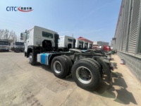 Produsen Profesional Truk Traktor HOWO 6X4 Bekas yang Direkondisi RHD 90 Fifth Wheel Sistem Rem yang Diperbarui untuk Pengiriman Jarak Jauh ke Kenya.