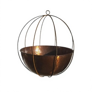 Pot à fleurs suspendu en métal de qualité supérieure, design classique, taille personnalisée, pour la décoration de jardin - Product Image 1