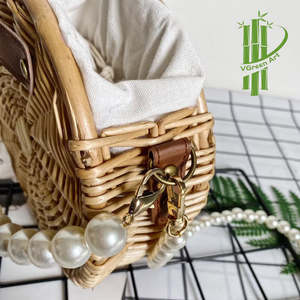 กระเป๋าสะพายข้างทรงกลมทำมือจากหวาย พร้อมสายสะพายไข่มุกสุดหรู กระเป๋าหวายสำหรับฤดูร้อนและชายหาด สำหรับผู้หญิง ของขวัญแฟชั่น - Product Image 4