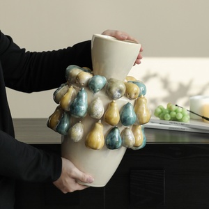 Florero de Cerámica Decorado a Mano con Frutas Flolenco, Florero con Acento de Pera en 3D para Decoración del Hogar, Comercial y de Hoteles - Product Image 4