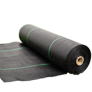 Film de paillage plastique en PP tissé résistant aux UV pour serres agricoles commerciales, tissu paysager en PE découpé sur mesure pour le contrôle des adventices - Product Image 1