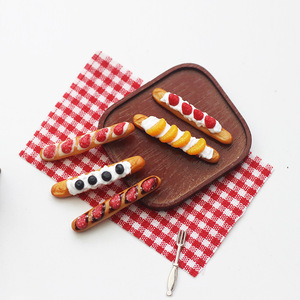 Mini baguette <span class=keywords><strong>francesa</strong></span> de arcilla polimérica, comida de juguete para decoración de cocina de casa de muñecas, accesorio de repostería. - Product Image 1