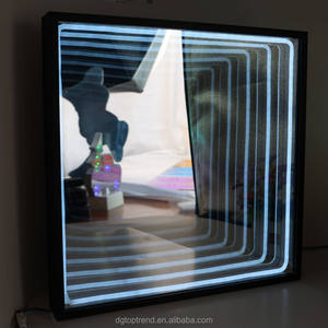 Miroir infini RGB 500x500MM avec cadre en acrylique, effet abysse LED, décoration murale, service de découpe de couleur personnalisable - Product Image 1