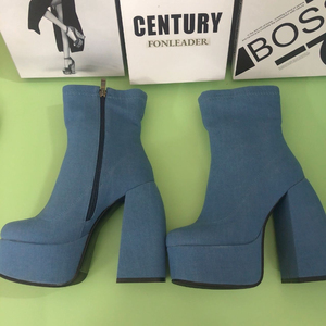 Nouvelles Bottes Plateformes en Jean Bleu à Talons Épais et Fermeture Éclair, Modèles de Luxe Tendance pour Femmes et Dames 2025 - Product Image 4