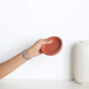 Ensemble de 2 pots en terre cuite Sakora faits à la main pour l'intérieur, l'extérieur, le balcon, la terrasse, le jardin, la décoration de la maison, pots à fleurs en argile rustique - Product Image 1