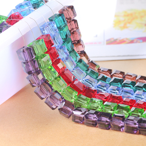 Yiwu 10MM quadratische Kristall perlen für Schmuck herstellung Würfel Glas Spacer Perlen Halskette Herstellung Charms Anhänger Zubehör - Product Image 1